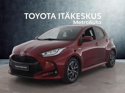 Käytetty Toyota Yaris Hybrid Style 116 HP (85 kW) 2020 Punainen Viistoperä