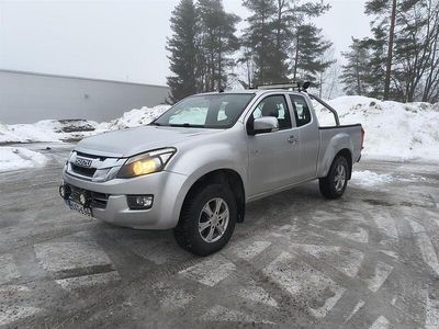 Käytetty Isuzu D-Max 163 HP (119 kW) 2013 Hopea Van