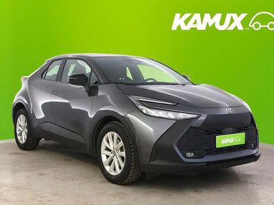 Hopea / harmaa Käytetty 2024 Toyota C-HR Active Katumaasturi | 31 890 € (Hieman kallis)