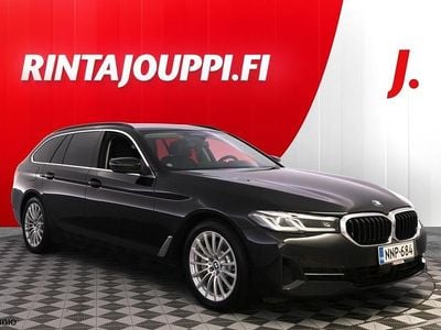 Musta Käytetty 2021 BMW 530e Farmari | 26 850 € (Hieman kallis)