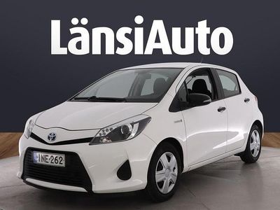 Valkoinen Käytetty 2013 Toyota Yaris Hybrid Life Viistoperä | 10 490 € (Hieman kallis)