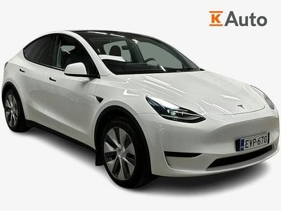 Valkoinen Käytetty 2024 Tesla Model Y Standard Range Katumaasturi | 35 490 € (Supertarjous)