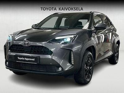 Harmaa Käytetty 2025 Toyota Yaris Cross Plus Katumaasturi | 31 890 € (Perustarjous)