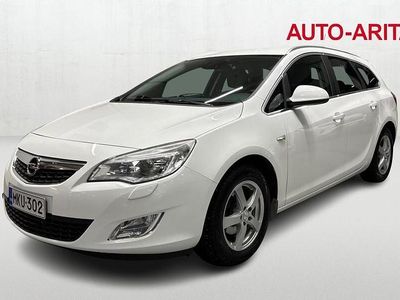 Valkoinen Käytetty 2013 Opel Astra Cosmo Farmari | 5 950 € (Hieman kallis)