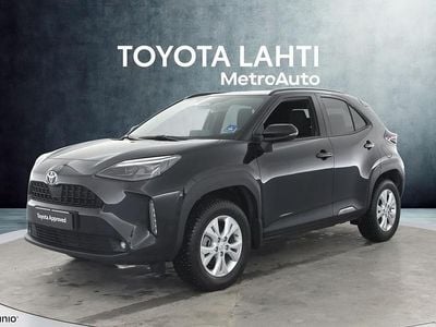 Käytetty Toyota Yaris Cross 116 HP (85 kW) 2025 Musta Katumaasturi
