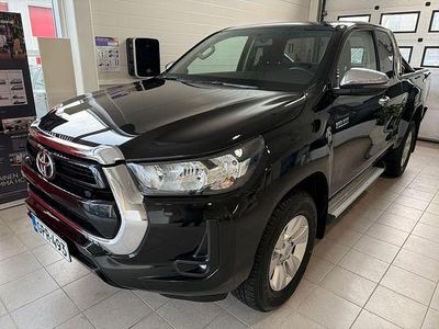 Käytetty Toyota HiLux Active 148 HP (108 kW) 2023 Musta Nouto