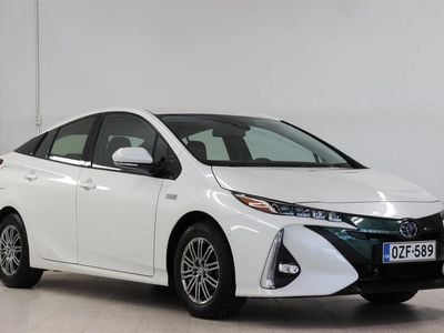 Valkoinen Käytetty 2018 Toyota Prius Active Viistoperä | 23 900 €