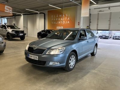 käytetty Skoda Octavia 1,2 TSI Ambiente ** Suomiauto / P. Tutkat / Vakkari / Lohko+sisä **
