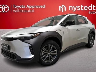 Käytetty Toyota bZ4X Edition 150 kW (204 HP) 2024 Hopea Katumaasturi