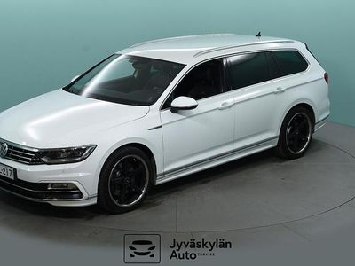 Valkoinen Käytetty 2017 VW Passat Highline Farmari | 26 900 € (Kallis)
