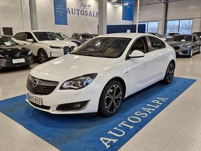 Käytetty Opel Insignia Edition 170 HP (125 kW) 2016 Valkoinen Viistoperä