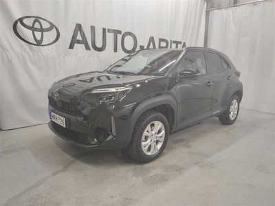 Musta Käytetty 2024 Toyota Yaris Cross Plus Katumaasturi | 31 900 € (Perustarjous)
