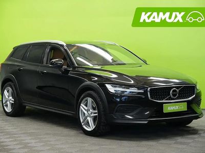 Käytetty Volvo V60 CC Plus 258 HP (189 kW) 2020 Black solid / solid Farmari