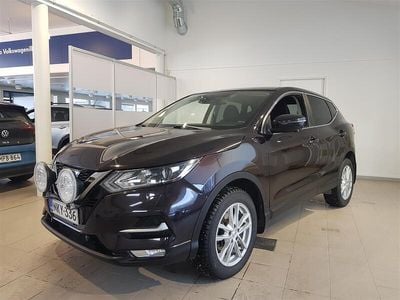 Käytetty Nissan Qashqai N-Connecta 131 HP (96 kW) 2018 Musta Katumaasturi