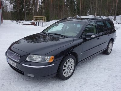 käytetty Volvo V70 2.5T AWD A Summum Business