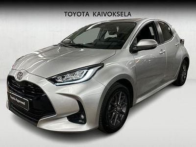 Käytetty Toyota Yaris Plus 114 HP (83 kW) 2024 Hopea Viistoperä