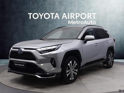 Hopea Käytetty 2025 Toyota RAV4 Hybrid Active Katumaasturi | 52 890 € (Hieman kallis)