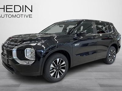 Musta Uusi 2025 Mitsubishi Outlander P-HEV Invite Katumaasturi | 52 900 €