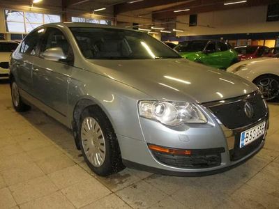 Käytetty VW Passat Comfortline 105 HP (77 kW) 2006 Sininen Sedan