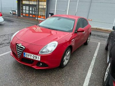 Käytetty 2011 Alfa Romeo Giulietta Viistoperä | 8 380 € (Hieman kallis)