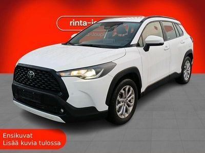 Valkoinen Käytetty 2025 Toyota Corolla Cross Active Katumaasturi | 41 500 € (Perustarjous)