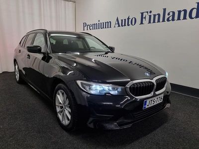 Käytetty 2022 BMW 330e Farmari | 27 880 € (Perustarjous)