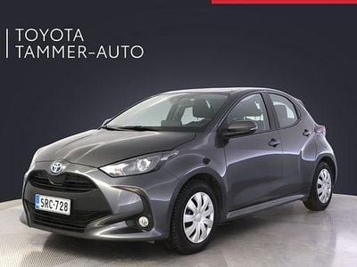 Käytetty Toyota Yaris Active 114 HP (83 kW) 2024 Harmaa Viistoperä