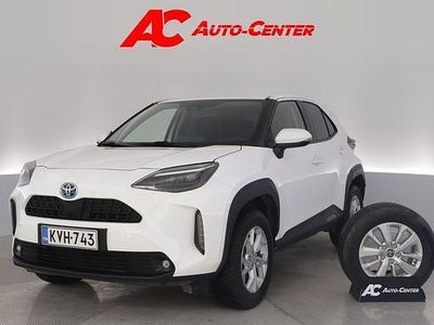 Valkoinen Käytetty 2023 Toyota Yaris Cross Active Katumaasturi | 25 960 € (Perustarjous)