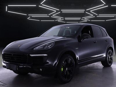 Käytetty 2017 Porsche Cayenne S E-Hybrid Platinum Edition Katumaasturi | 37 900 €
