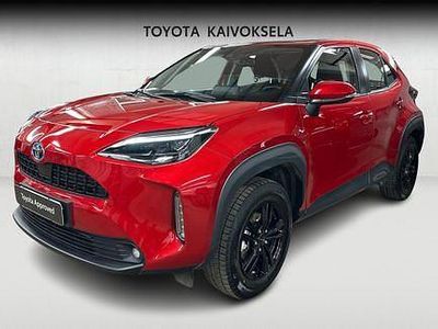 Punainen Käytetty 2024 Toyota Yaris Cross Active Katumaasturi | 28 900 € (Perustarjous)