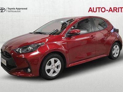 Käytetty Toyota Yaris Hybrid Active 116 HP (85 kW) 2021 Punainen Viistoperä