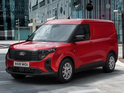 Uusi 2025 Ford E-Transit Limited Van | 42 040 € (Perustarjous)