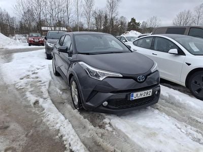 Käytetty Toyota C-HR Active 122 HP (89 kW) 2018 Katumaasturi
