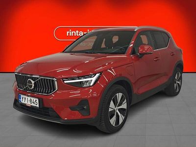 Punainen Käytetty 2023 Volvo XC40 Plus Katumaasturi | 36 980 € (Perustarjous)