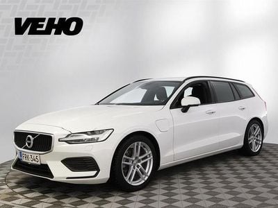 Valkoinen Käytetty 2020 Volvo V60 Momentum Farmari | 29 780 € (Perustarjous)