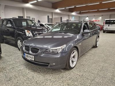 Harmaa Käytetty 2010 BMW 525 Sport Line Farmari | 12 600 €
