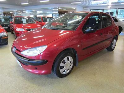 Käytetty Peugeot 206 69 HP (50 kW) 2000 Punainen Viistoperä