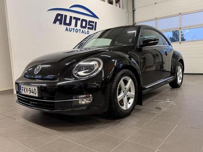 Käytetty VW Beetle Design 105 HP (77 kW) 2013 Musta Viistoperä