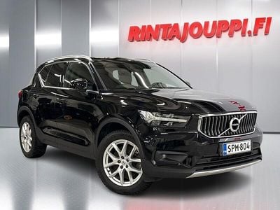 Käytetty Volvo XC40 Momentum 129 HP (94 kW) 2021 Musta Katumaasturi