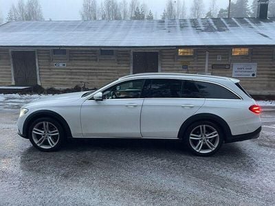 Valkoinen Käytetty 2018 Mercedes E220 Farmari | 30 690 € (Kallis)