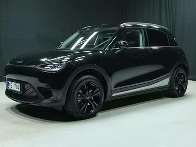 Käytetty Smart ForFour Pro 200 kW (272 HP) 2023 Musta Viistoperä