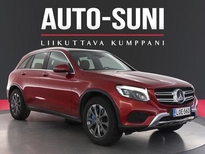 Punainen Käytetty 2017 Mercedes GLC350 Business Katumaasturi | 24 780 € (Perustarjous)