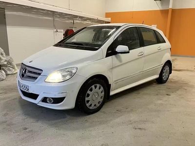 Käytetty Mercedes B180 Business 116 HP (85 kW) 2010 Tila-auto