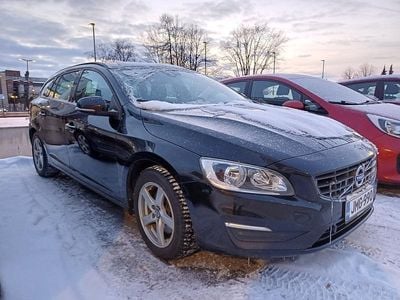 Käytetty Volvo V60 Kinetic 120 HP (88 kW) 2016 Musta Farmari