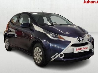 Käytetty Toyota Aygo X-play 69 HP (50 kW) 2014 Sininen Viistoperä