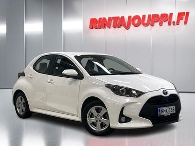Käytetty Toyota Yaris Hybrid Active 116 HP (85 kW) 2022 Viistoperä
