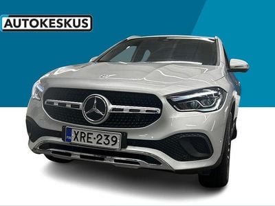 Harmaa Käytetty 2022 Mercedes GLA250 Business Katumaasturi | 26 190 € (Perustarjous)