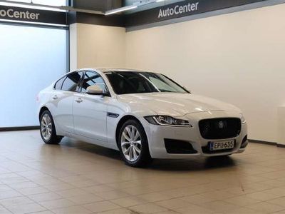 käytetty Jaguar XF 20d AWD Prestige Aut + ACC + Navigaattori + Sähköistuimet + Takaistuinlämmitys