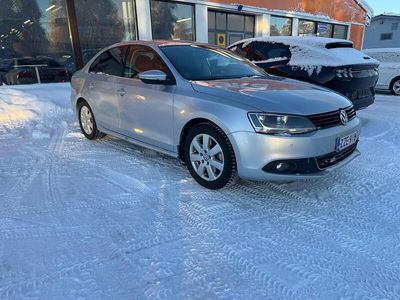Käytetty 2012 VW Jetta Sportline Sedan | 6 900 € (Perustarjous)