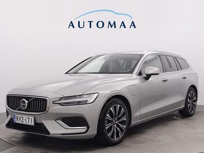 Harmaa Käytetty 2025 Volvo V60 Performance Farmari | 53 900 €